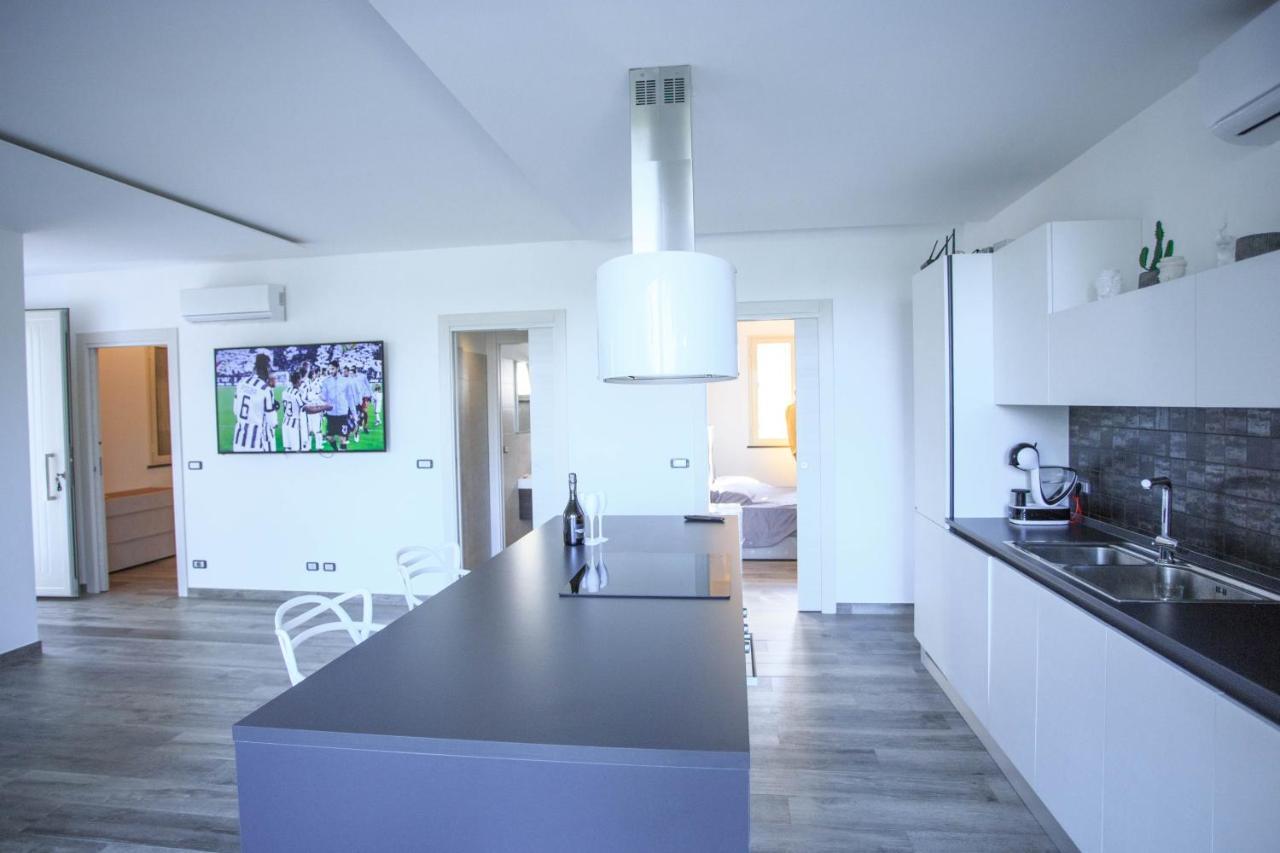 T Villa Калатабиано Екстериор снимка