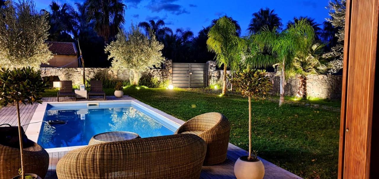 T Villa Калатабиано Екстериор снимка